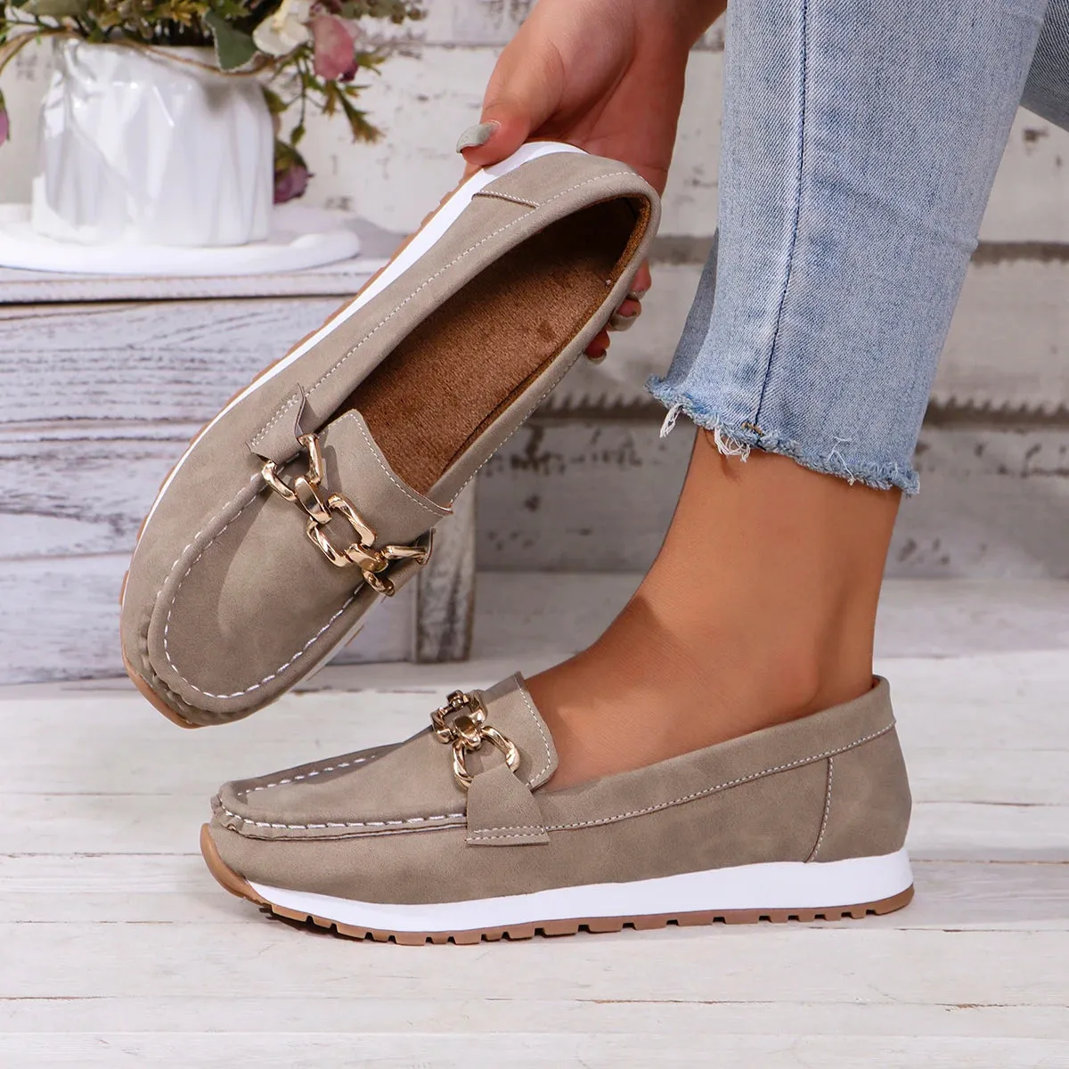 2024 Spring Autumn Women's Flats Shoes Fashion Round Toe Loafers Casual Slip-on Women's Metal Decoration Flats Large Size Shoes