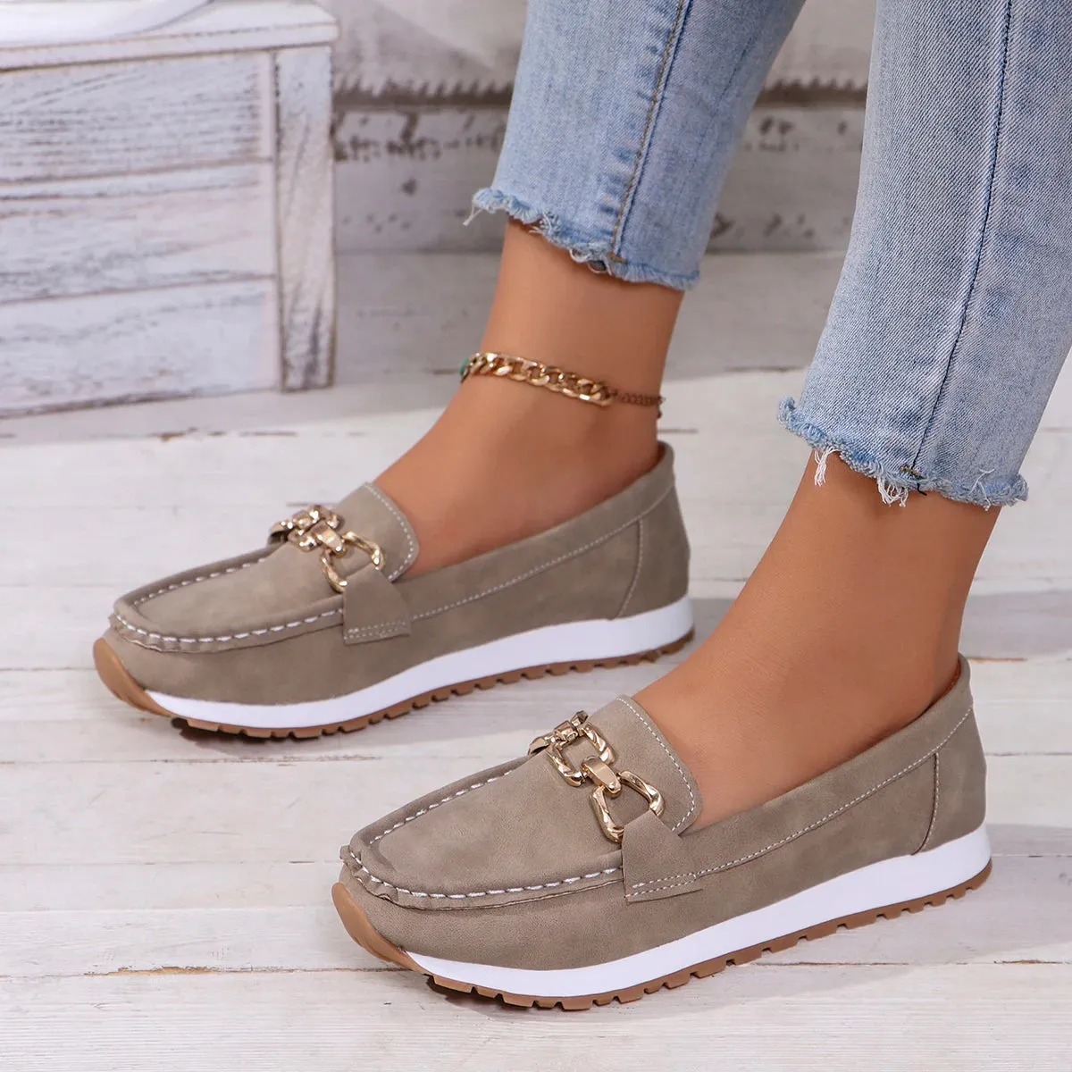 2024 Spring Autumn Women's Flats Shoes Fashion Round Toe Loafers Casual Slip-on Women's Metal Decoration Flats Large Size Shoes