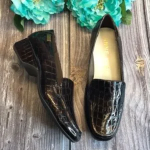 ANNE KLEIN Kamden Brown Patent Loafers 7M