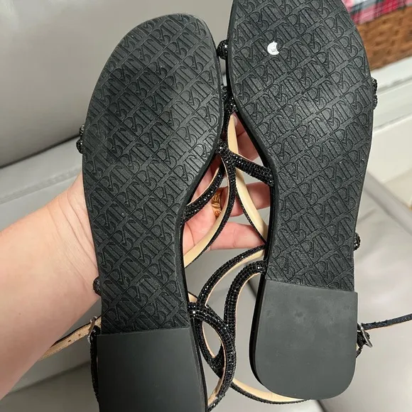 Badgley Mischka Women's Ivie Flat Sandal size 6