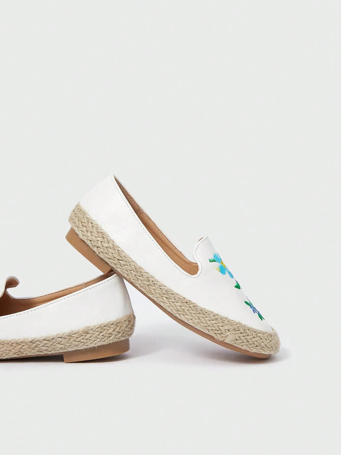 Comfortable & Breathable Linen Braid Gradient Color Embroidered  Flat- FD