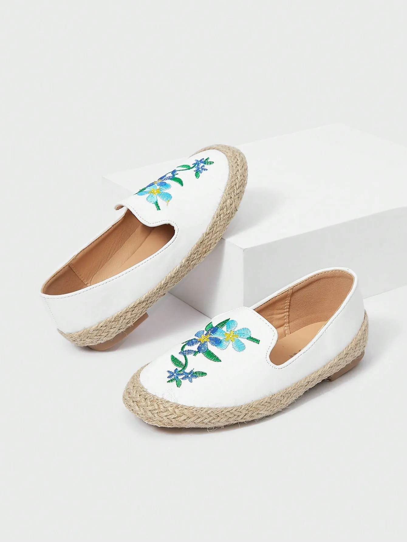 Comfortable & Breathable Linen Braid Gradient Color Embroidered  Flat- FD