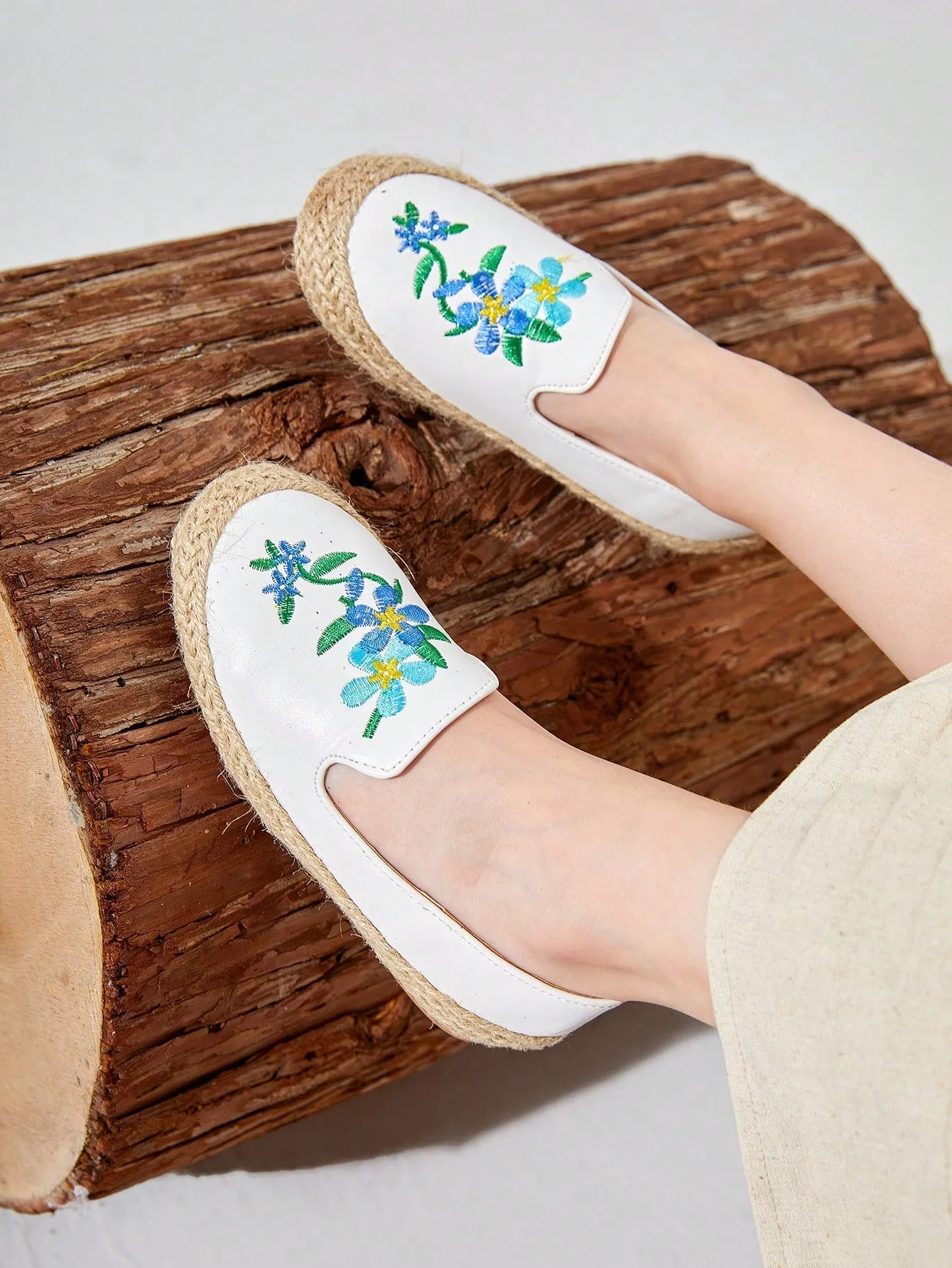 Comfortable & Breathable Linen Braid Gradient Color Embroidered  Flat- FD