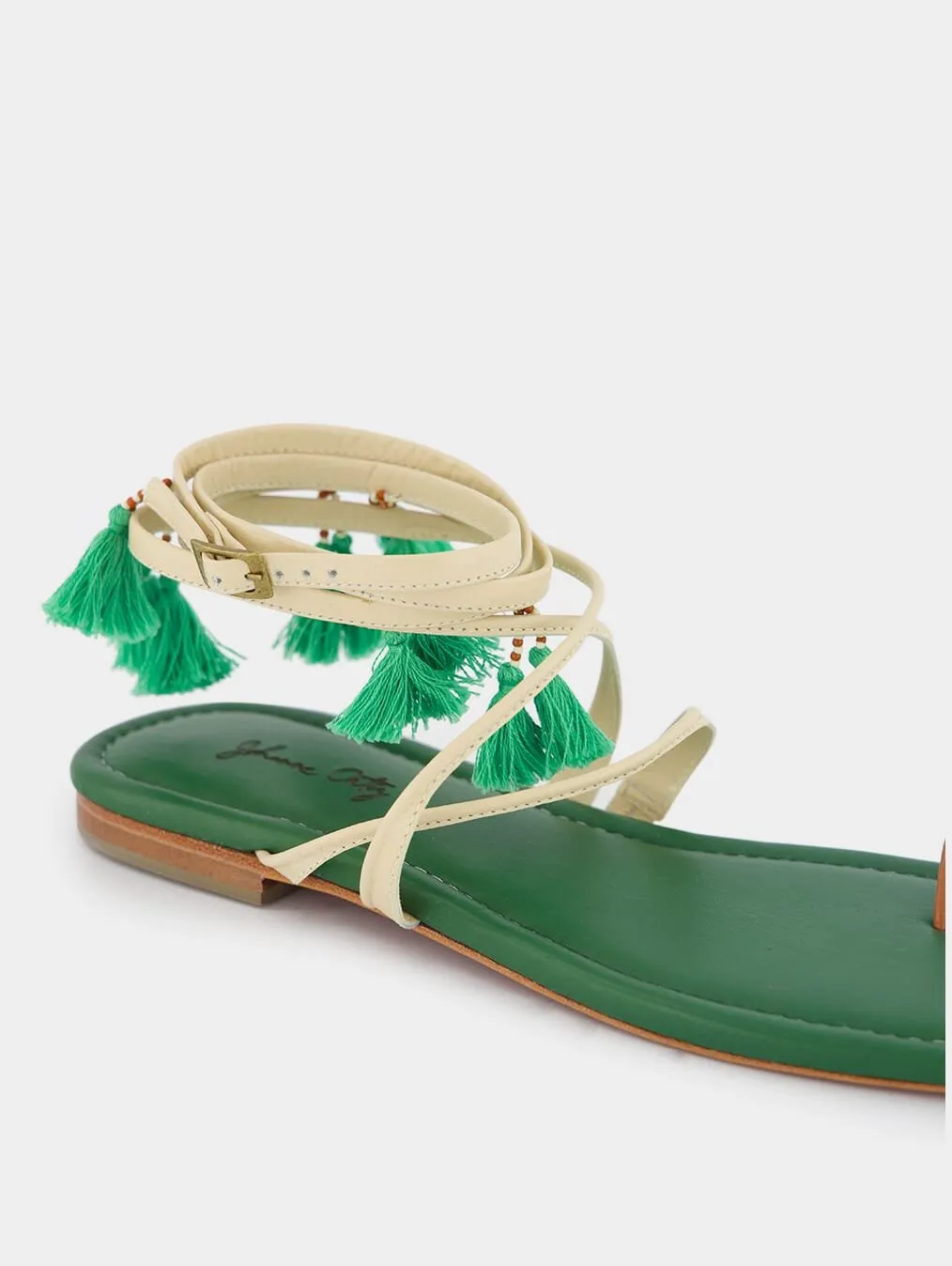 Conversando Con El Viento Sandals
