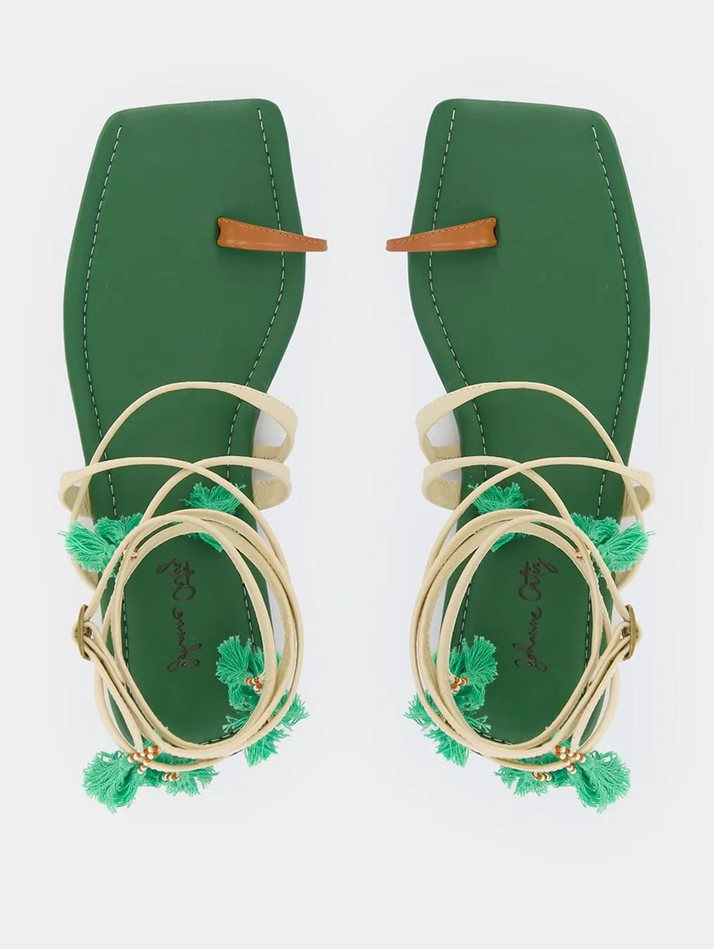 Conversando Con El Viento Sandals