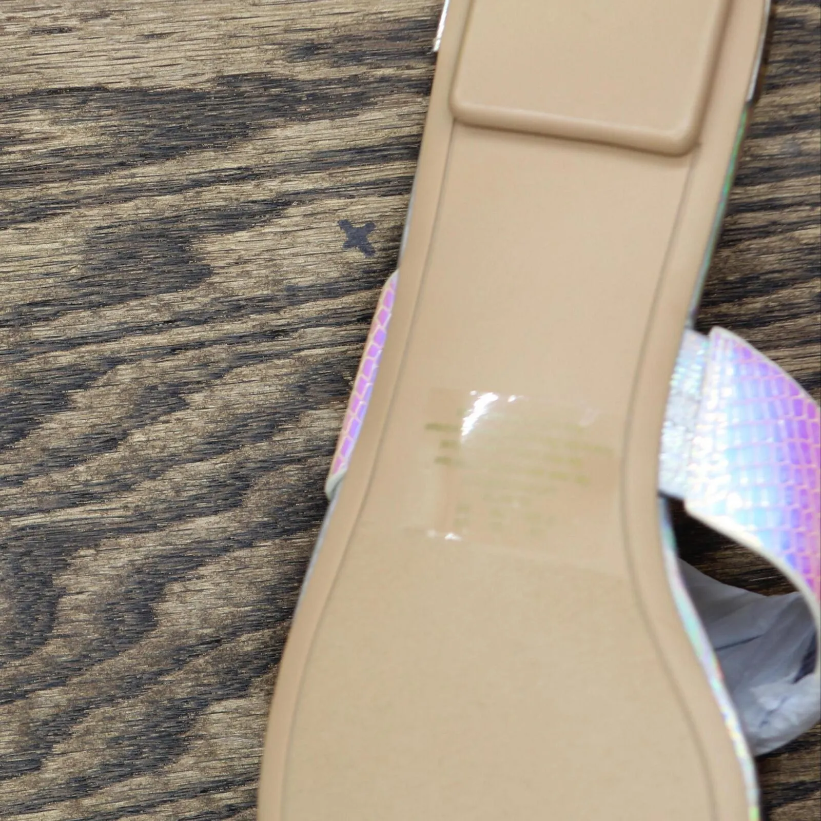 DKNY Women's Flat Logo Sandal K4169795 Silver Iridescent Halcott 8.5M