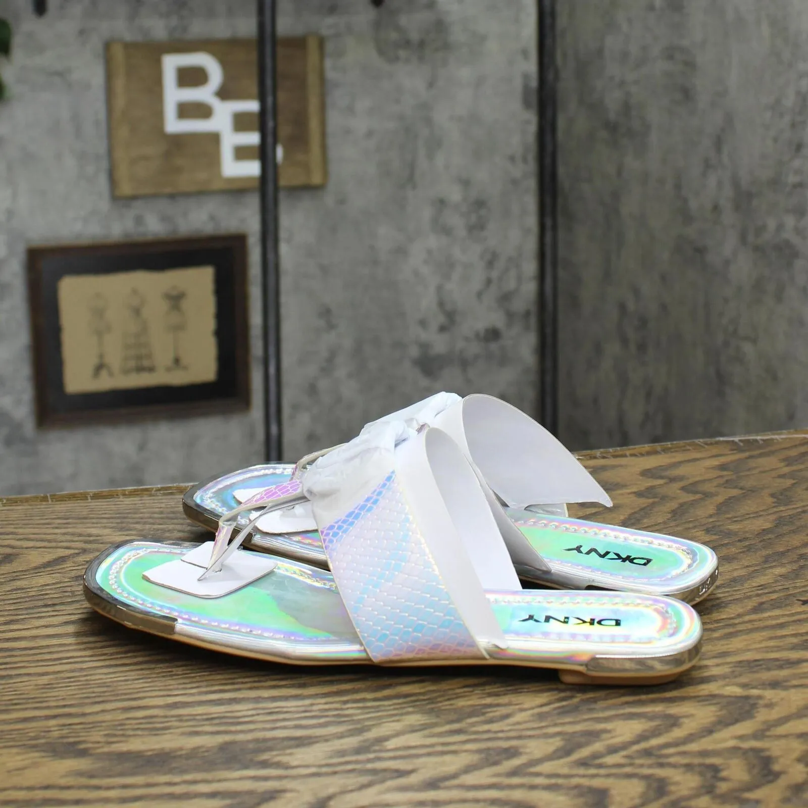 DKNY Women's Footwear Isha Flat Sandal K4169795 Silver Iridescent Halcott 8M