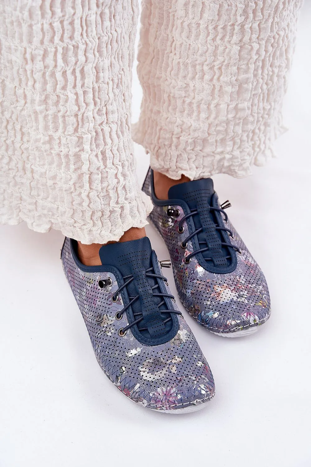 Low Shoes Step in style
