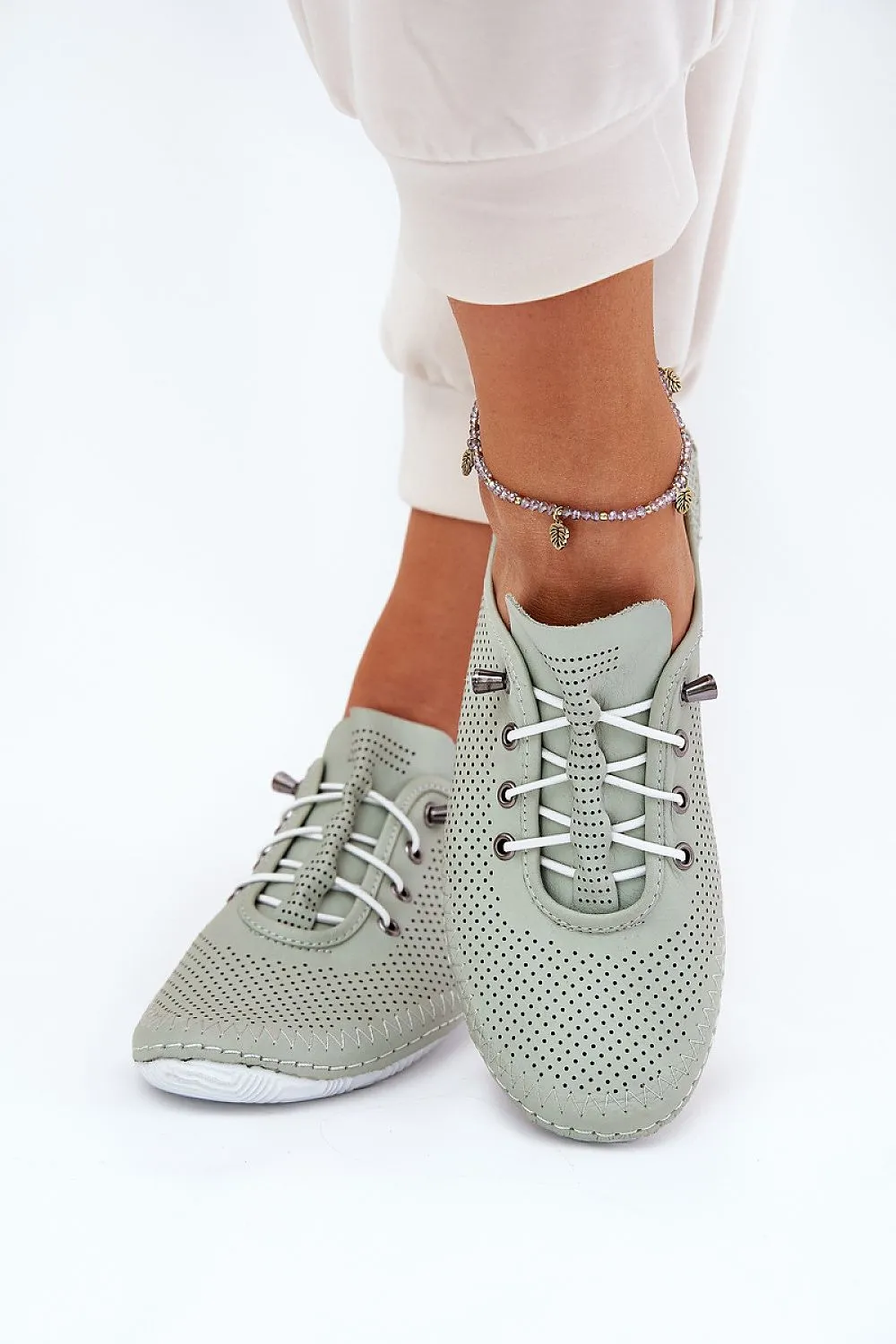 Low Shoes Step in style