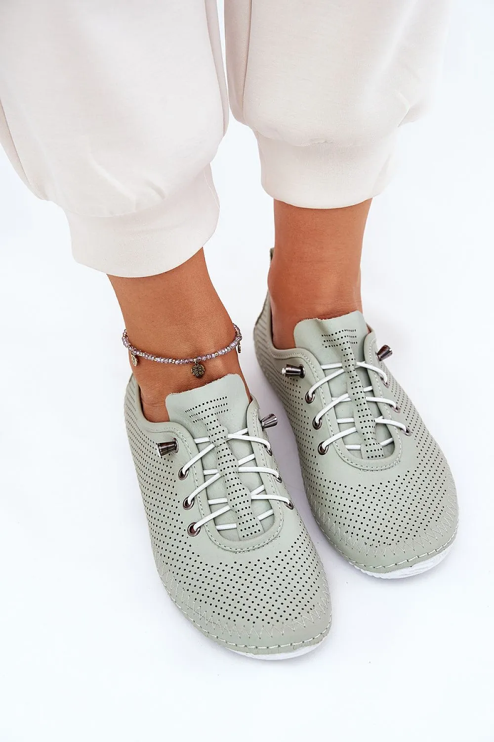 Low Shoes Step in style