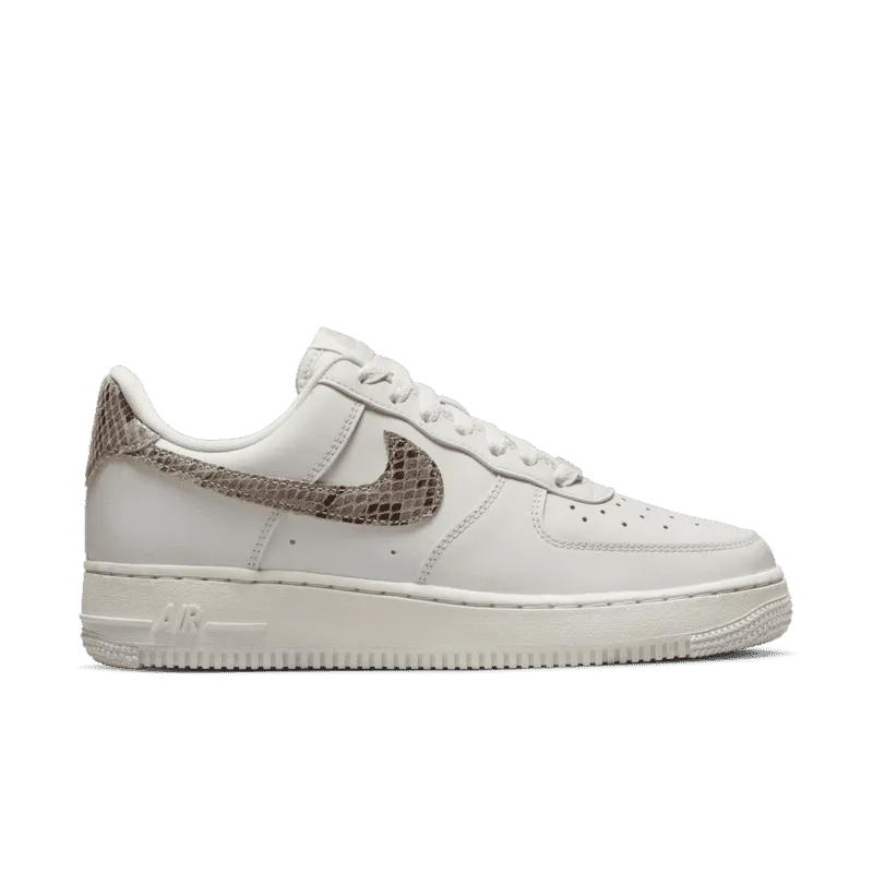 NIKE WMNS AIR FORCE 1 '07