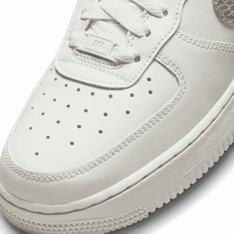 NIKE WMNS AIR FORCE 1 '07