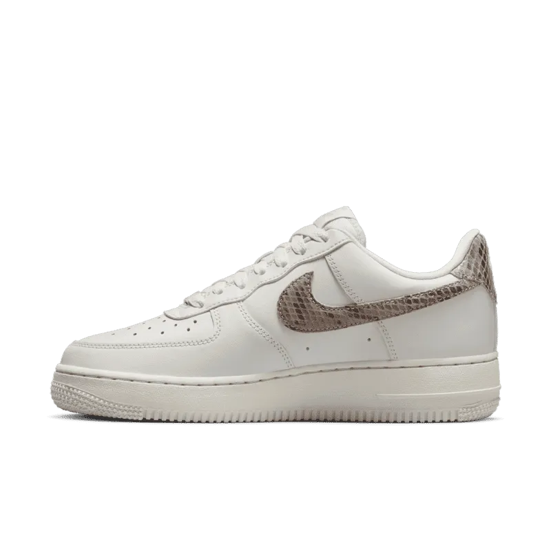NIKE WMNS AIR FORCE 1 '07
