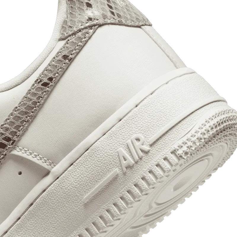 NIKE WMNS AIR FORCE 1 '07