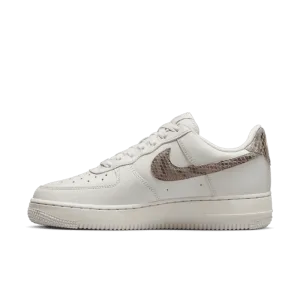 NIKE WMNS AIR FORCE 1 '07
