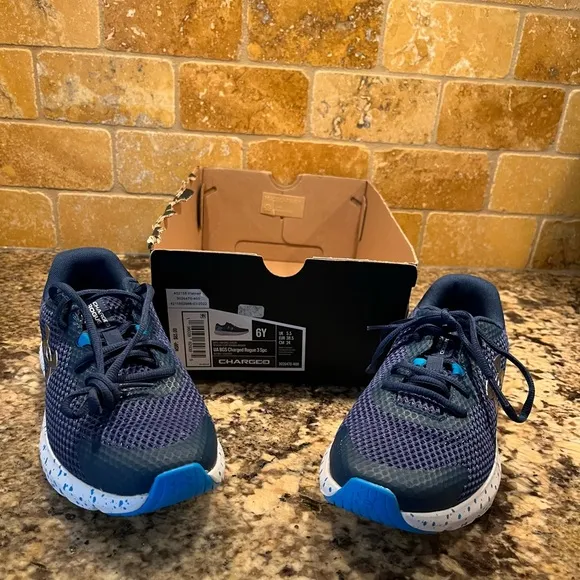 NWT Under Armour Women 7.5 / Youth 6 UA BGS Charged 3 SPC Athletic Shoe