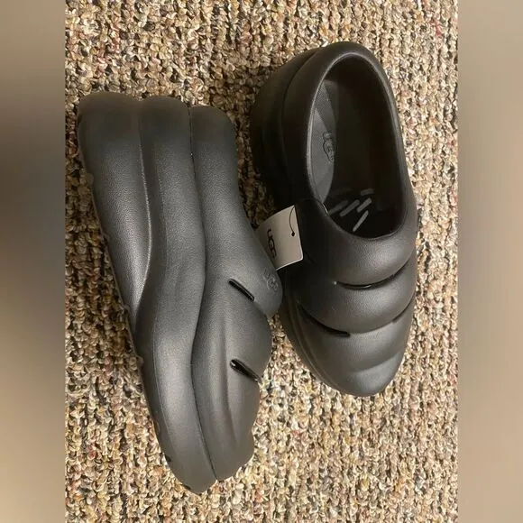 NWT UGG Sport Yeah Clog - Black