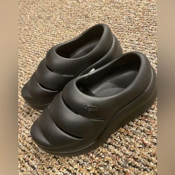 NWT UGG Sport Yeah Clog - Black