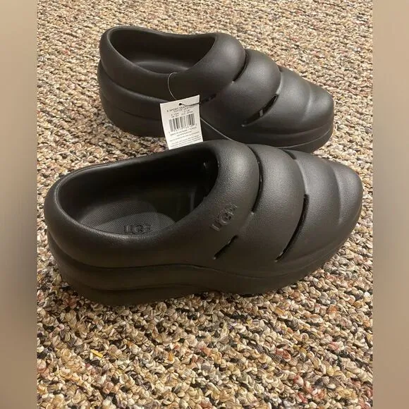 NWT UGG Sport Yeah Clog - Black