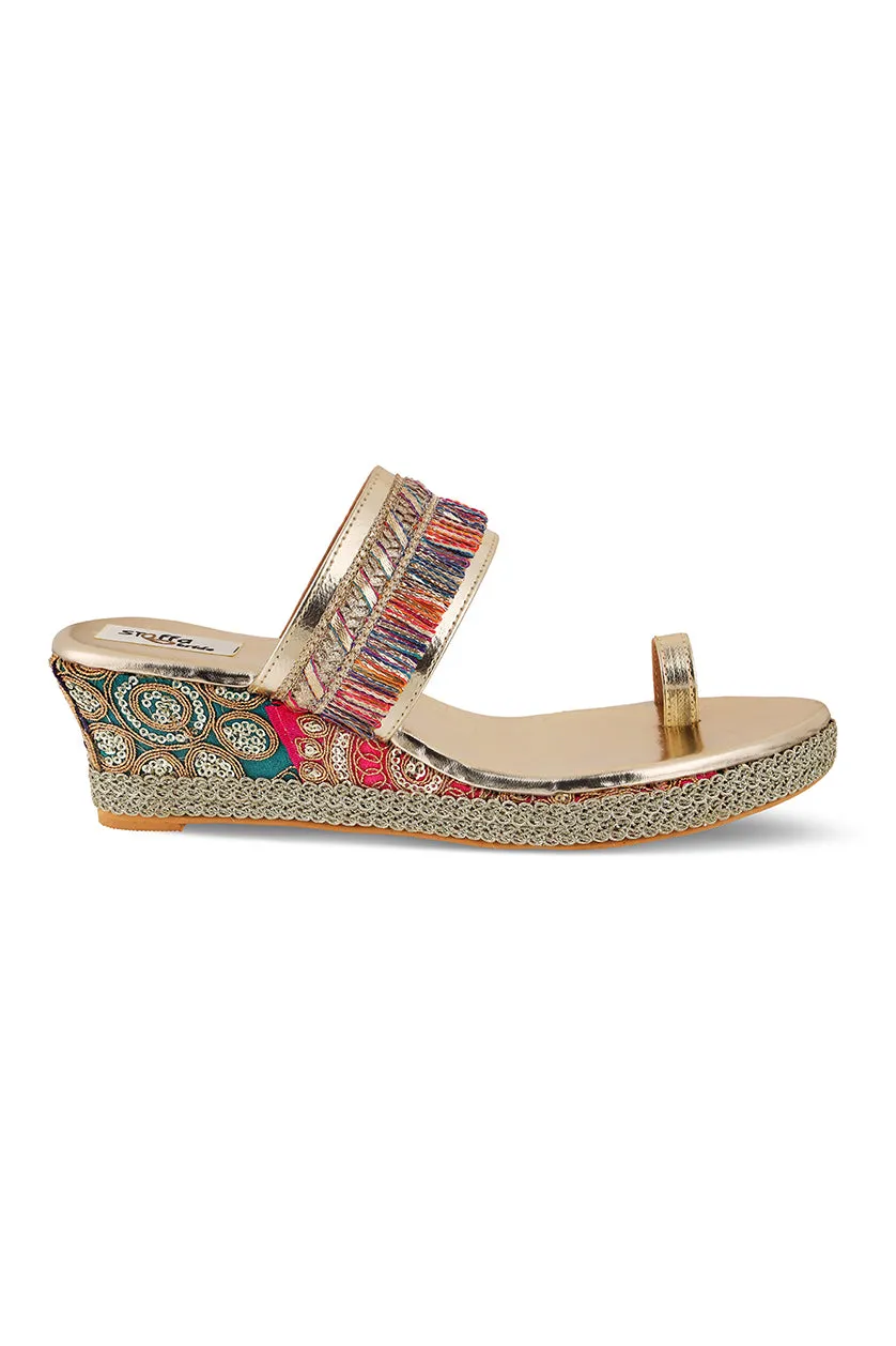 Pastel Brocade Border Low Wedge Champagne