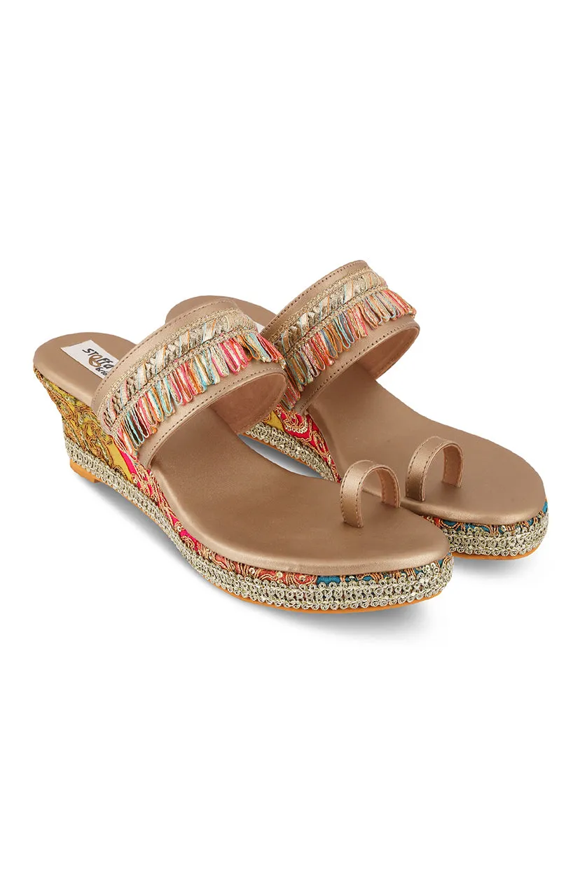 Pastel Brocade Border Low Wedge Champagne
