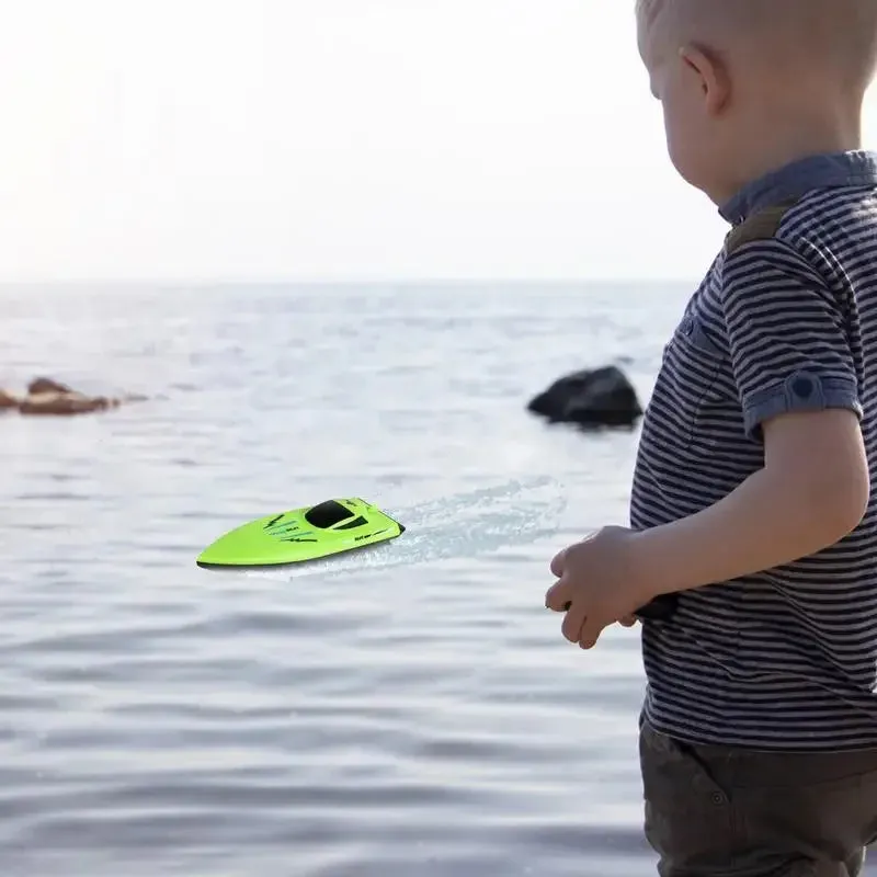 Remote Control Boat For Kids Waterproof Remote Control Toys Fast Remote Control Boat Lightweight Water Racer RC Boats Pool Toys