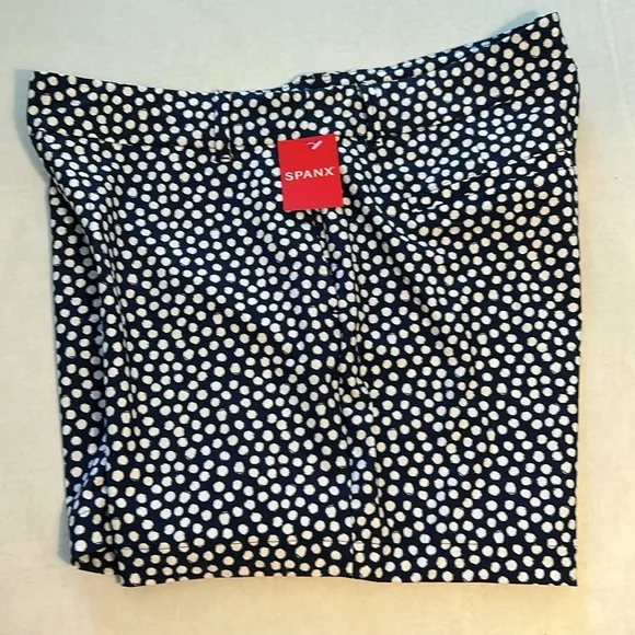 Spanx Large Shorts 6” Sunshine Shorts in Navy Painted Dot NWT