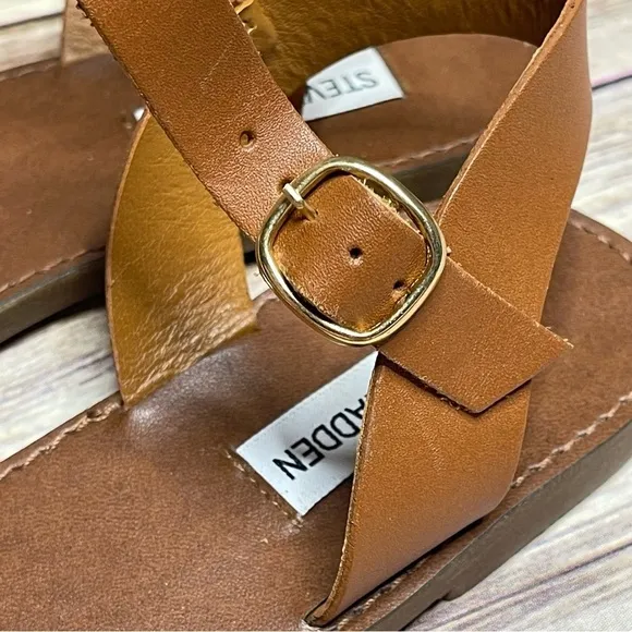 Steve Madden Donddi Tan Leather Flat Sandal With Buckle 8.5 NEW Without Box