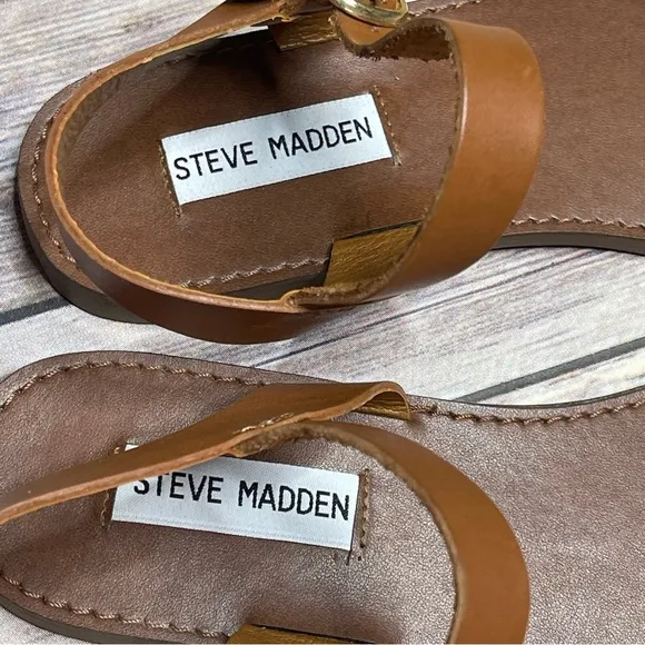 Steve Madden Donddi Tan Leather Flat Sandal With Buckle 8.5 NEW Without Box