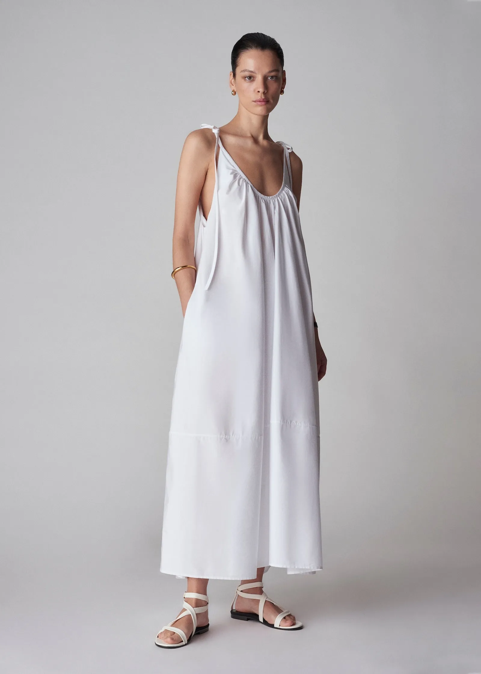 Strappy Sandal in Leather - Ivory