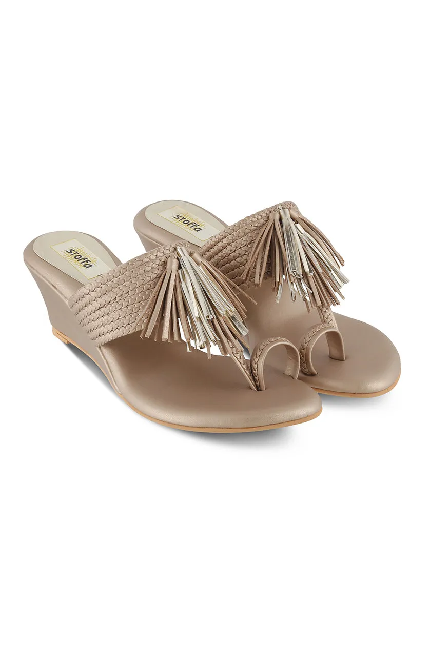 Tassle  Low K Wedges Champagne