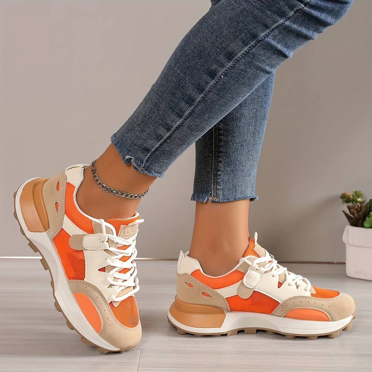 Trainer Bella™ | Women's Chunky Trainers | Breathable Mesh, Lace-Up Design & Cushioned Support