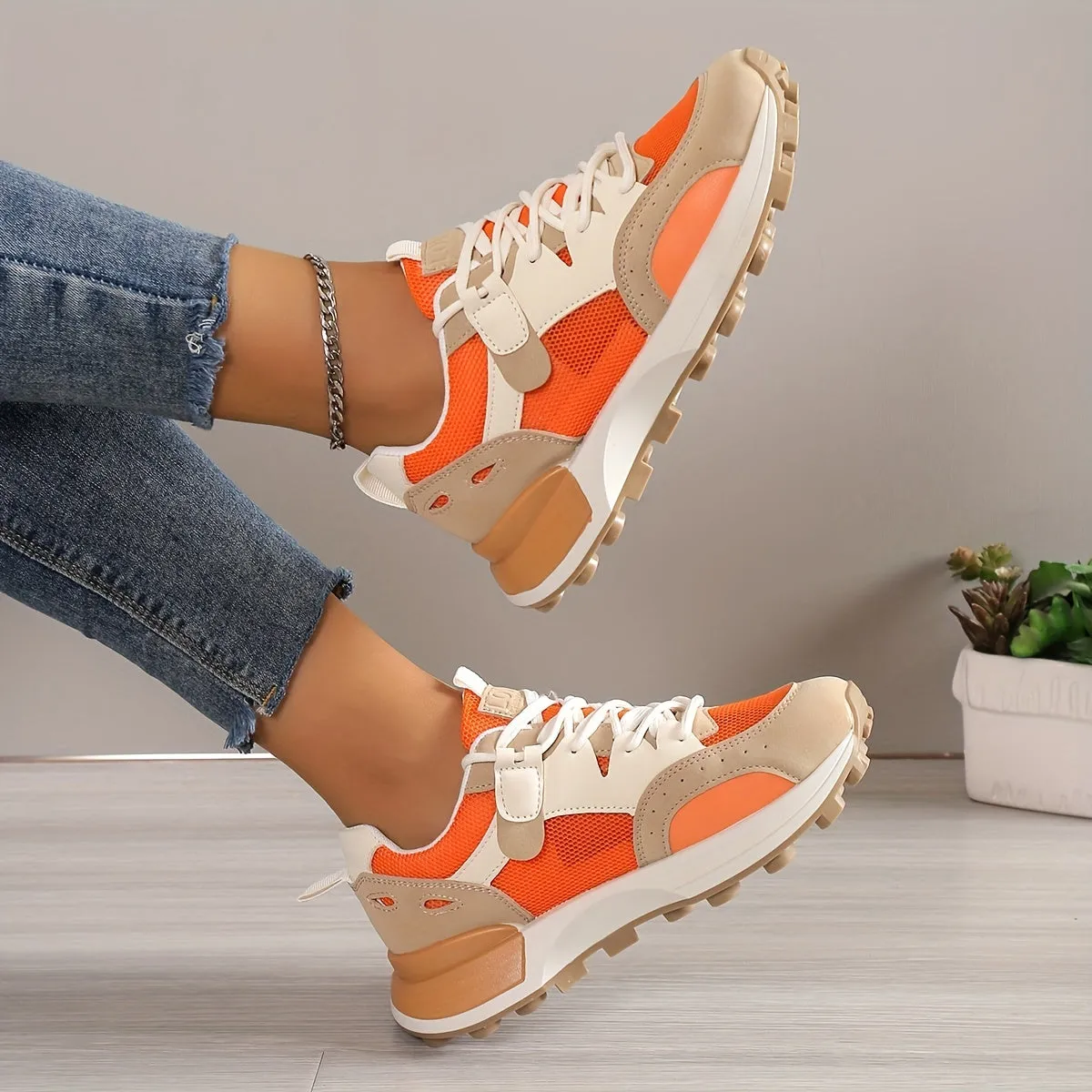 Trainer Bella™ | Women's Chunky Trainers | Breathable Mesh, Lace-Up Design & Cushioned Support