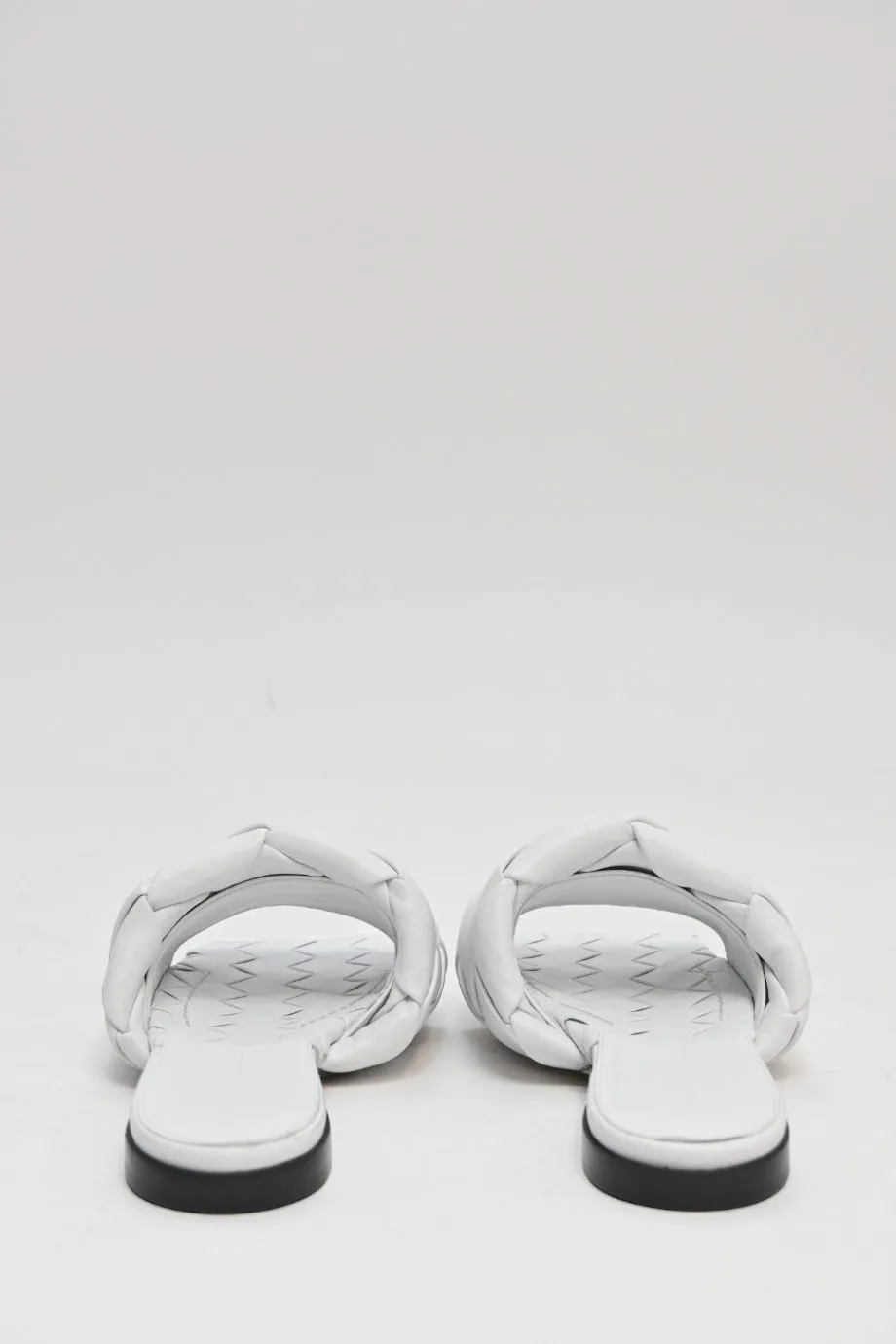 [WS6886] Bottega Veneta | Flat sandals